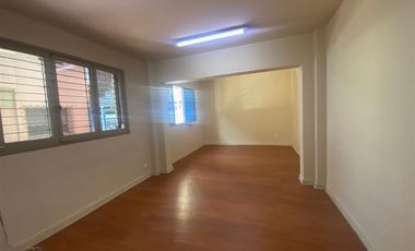 Oficina en Arriendo en Villagra sector parque Bustamante casa uso profesionales habilitada como oficina