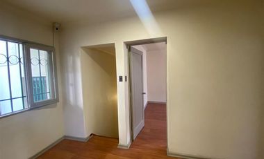 Oficina en Arriendo en Villagra sector parque Bustamante casa uso profesionales habilitada como oficina