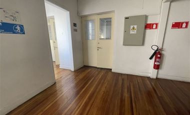 Oficina en Arriendo en Sector Parque Bustamante entre las calles Villagra y Viña del Mar