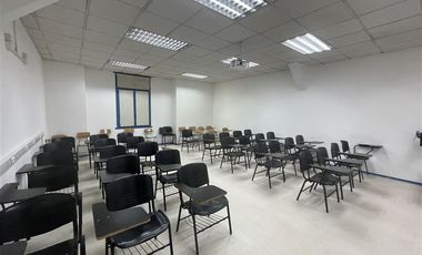 Oficina en Arriendo en Sector Parque Bustamante entre las calles Villagra y Viña del Mar