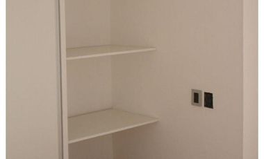 Semipiso  de 2 dormitorios c/ cochera en pleno centro