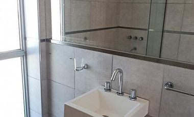 Semipiso  de 2 dormitorios c/ cochera en pleno centro