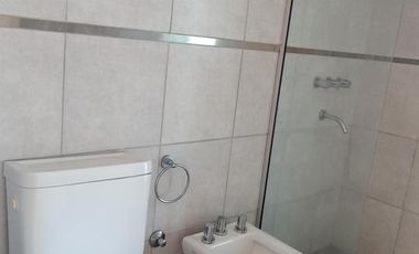 Semipiso  de 2 dormitorios c/ cochera en pleno centro