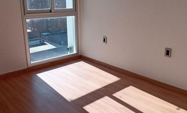 Semipiso  de 2 dormitorios c/ cochera en pleno centro