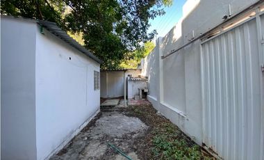 ARRIENDO CASA PARA OFICINA O CONSULTORIO CENTRO DE SANTA MARTA