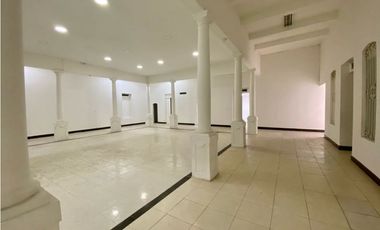 ARRIENDO CASA PARA OFICINA O CONSULTORIO CENTRO DE SANTA MARTA