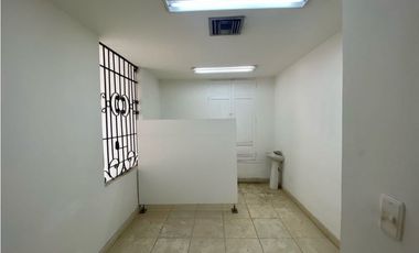 ARRIENDO CASA PARA OFICINA O CONSULTORIO CENTRO DE SANTA MARTA