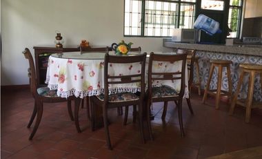 Maat vende Casa en el Condominio  Villeta 2.072m2 $ 1.000Millones
