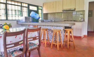 Maat vende Casa en el Condominio  Villeta 2.072m2 $ 1.000Millones