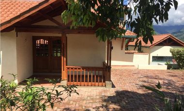 Maat vende Casa en el Condominio  Villeta 2.072m2 $ 1.000Millones