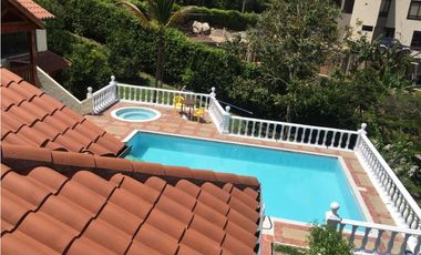 Maat vende Casa en el Condominio  Villeta 2.072m2 $ 1.000Millones