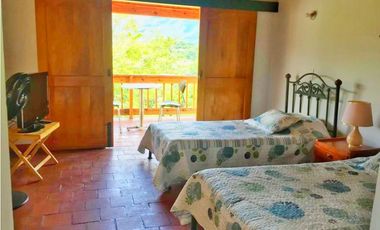 Maat vende Casa en el Condominio  Villeta 2.072m2 $ 1.000Millones