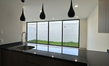 Casa en coto Soare, Solares