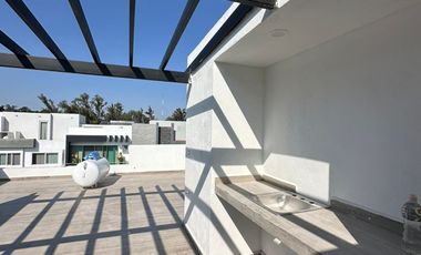 Casa en coto Soare, Solares