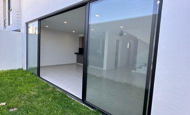 Casa en coto Soare, Solares