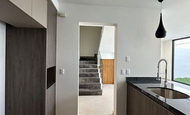 Casa en coto Soare, Solares