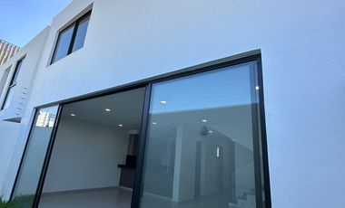 Casa en coto Soare, Solares