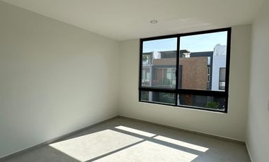 Casa en coto Soare, Solares