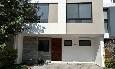 Casa en coto Zanthe, Solares