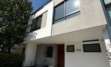 Casa en coto Zanthe, Solares