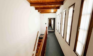 Casa en venta - 3 Dormitorios 3 Baños - 267mts2 - Cochera - Tolosa