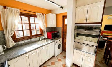 Casa en venta - 3 Dormitorios 3 Baños - 267mts2 - Cochera - Tolosa
