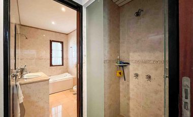 Casa en venta - 3 Dormitorios 3 Baños - 267mts2 - Cochera - Tolosa