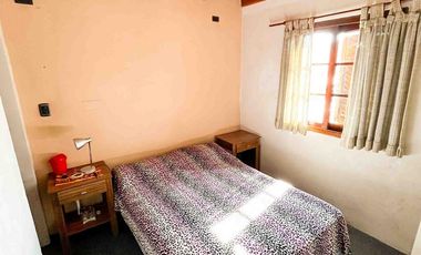 Casa en venta - 3 Dormitorios 3 Baños - 267mts2 - Cochera - Tolosa