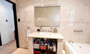 Casa en venta - 3 Dormitorios 3 Baños - 267mts2 - Cochera - Tolosa