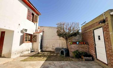 Casa en venta - 3 Dormitorios 3 Baños - 267mts2 - Cochera - Tolosa