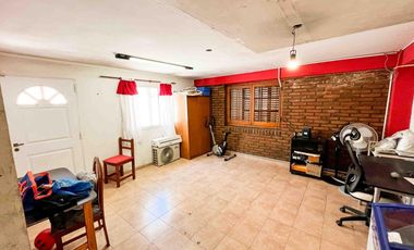 Casa en venta - 3 Dormitorios 3 Baños - 267mts2 - Cochera - Tolosa