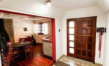 Casa en venta - 3 Dormitorios 3 Baños - 267mts2 - Cochera - Tolosa