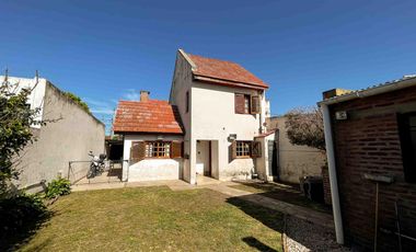 Casa en venta - 3 Dormitorios 3 Baños - 267mts2 - Cochera - Tolosa