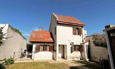 Casa en venta - 3 Dormitorios 3 Baños - 267mts2 - Cochera - Tolosa