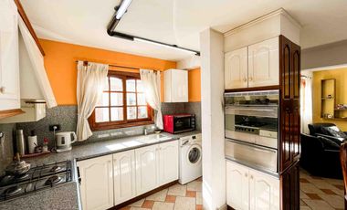 Casa en venta - 3 Dormitorios 3 Baños - 267mts2 - Cochera - Tolosa