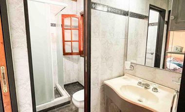 Casa en venta - 3 Dormitorios 3 Baños - 267mts2 - Cochera - Tolosa