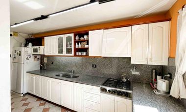 Casa en venta - 3 Dormitorios 3 Baños - 267mts2 - Cochera - Tolosa