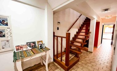 Casa en venta - 3 Dormitorios 3 Baños - 267mts2 - Cochera - Tolosa