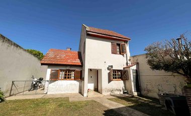 Casa en venta - 3 Dormitorios 3 Baños - 267mts2 - Cochera - Tolosa