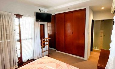 Casa en venta - 3 Dormitorios 3 Baños - 267mts2 - Cochera - Tolosa