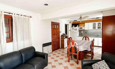 Casa en venta - 3 Dormitorios 3 Baños - 267mts2 - Cochera - Tolosa