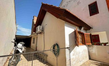 Casa en venta - 3 Dormitorios 3 Baños - 267mts2 - Cochera - Tolosa