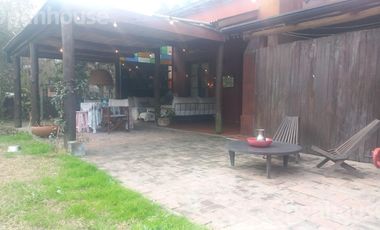 Muy linda Casa en  venta y alquiler en el Barrio Cerrado Guido