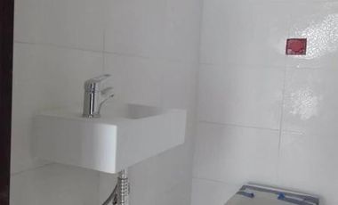 OFICINAS -MORON PREMIUM-CON COCHERA Y BAULERA