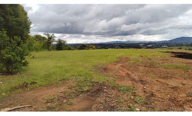 Venta Lote Casa Zona Alta Valorización Buen Area y Vistas Capiro