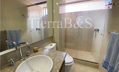 VENTA DE CASA EN CERROS DE PROVENZA, 214 M2 POR $1.285'000.000