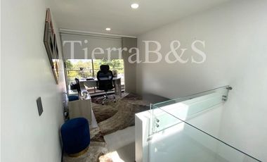 VENTA DE CASA EN CERROS DE PROVENZA, 214 M2 POR $1.285'000.000