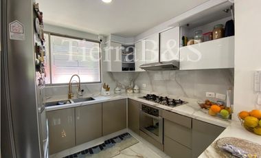 VENTA DE CASA EN CERROS DE PROVENZA, 214 M2 POR $1.285'000.000