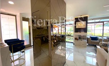 VENTA DE CASA EN CERROS DE PROVENZA, 214 M2 POR $1.285'000.000