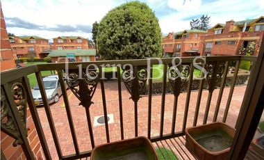 Casa en venta por $600.000.000 COP, 225 m2, tres niveles, esquinera